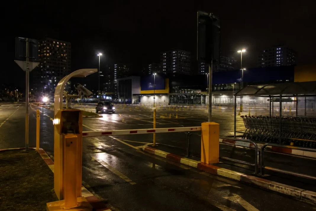 Kaufland introduce abonamente de parcare în București. Cum funcționează sistemul Kaufland introduce abonamente de parcare în București. Cum funcționează sistemul