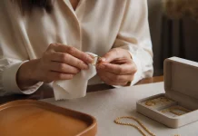 Bijuteriile placate cu aur rezistă mai mult decât crezi dacă alegi corect grosimea Bijuteriile placate cu aur rezistă mai mult decât crezi dacă alegi corect grosimea